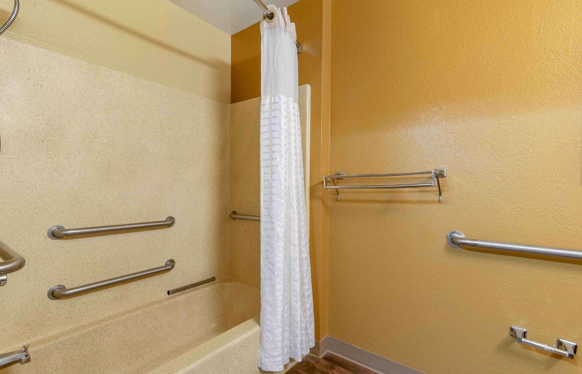 Suburban Studios Columbus Bradley Park Ngoại thất bức ảnh