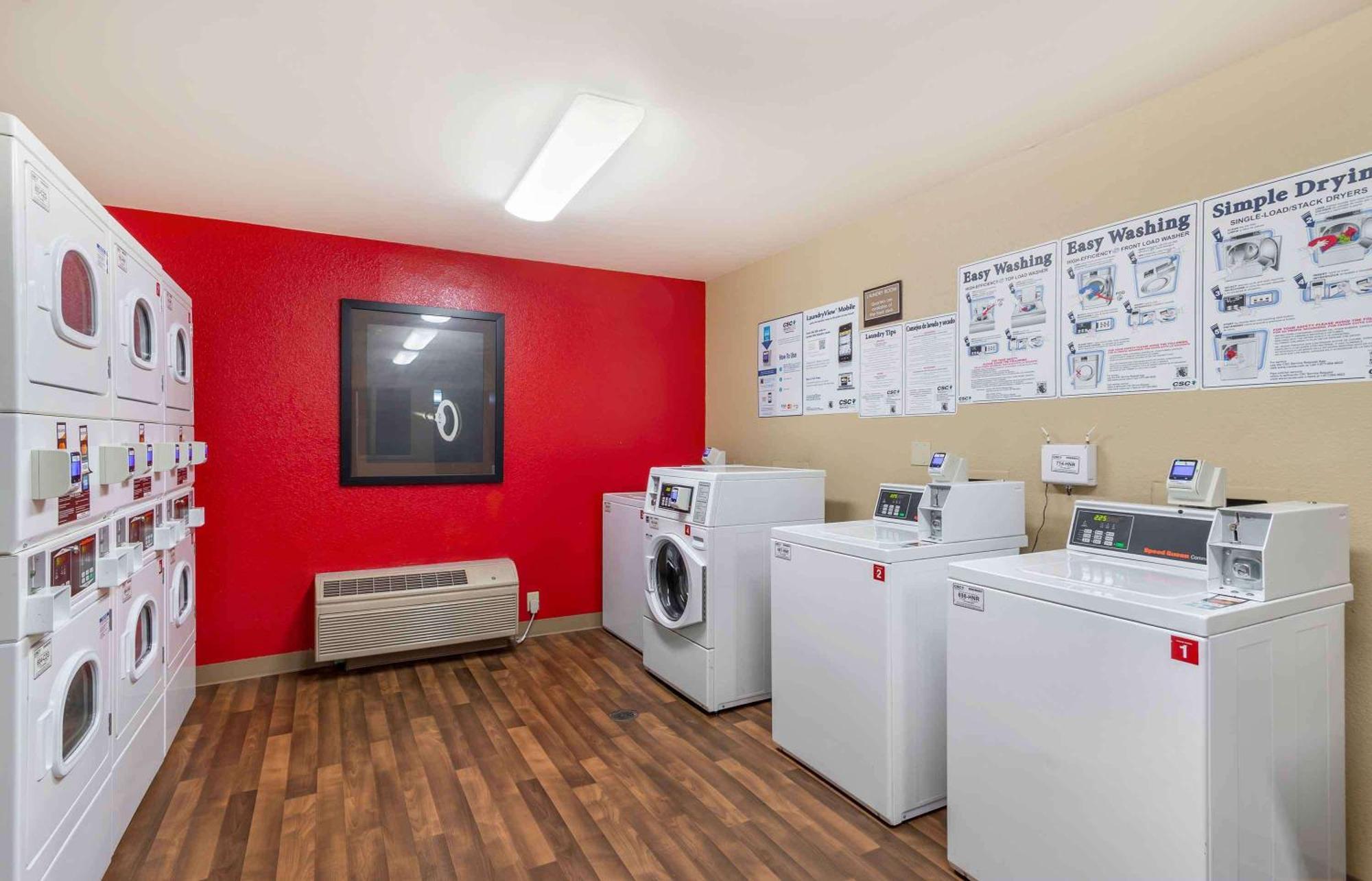 Suburban Studios Columbus Bradley Park Ngoại thất bức ảnh