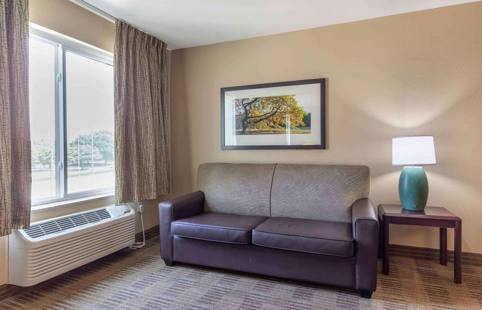Suburban Studios Columbus Bradley Park Ngoại thất bức ảnh