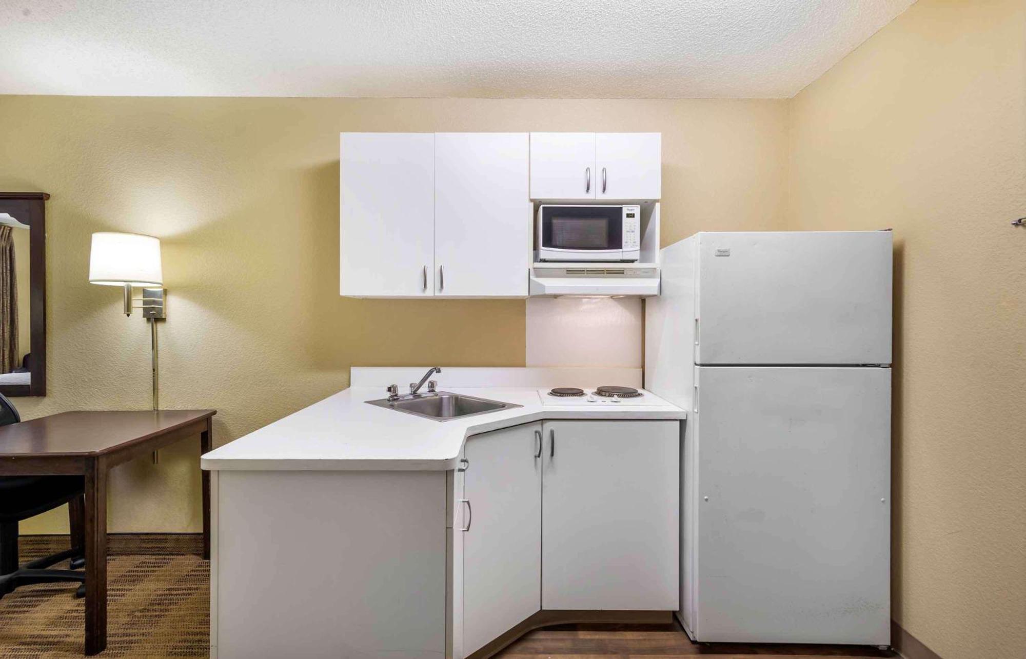 Suburban Studios Columbus Bradley Park Ngoại thất bức ảnh