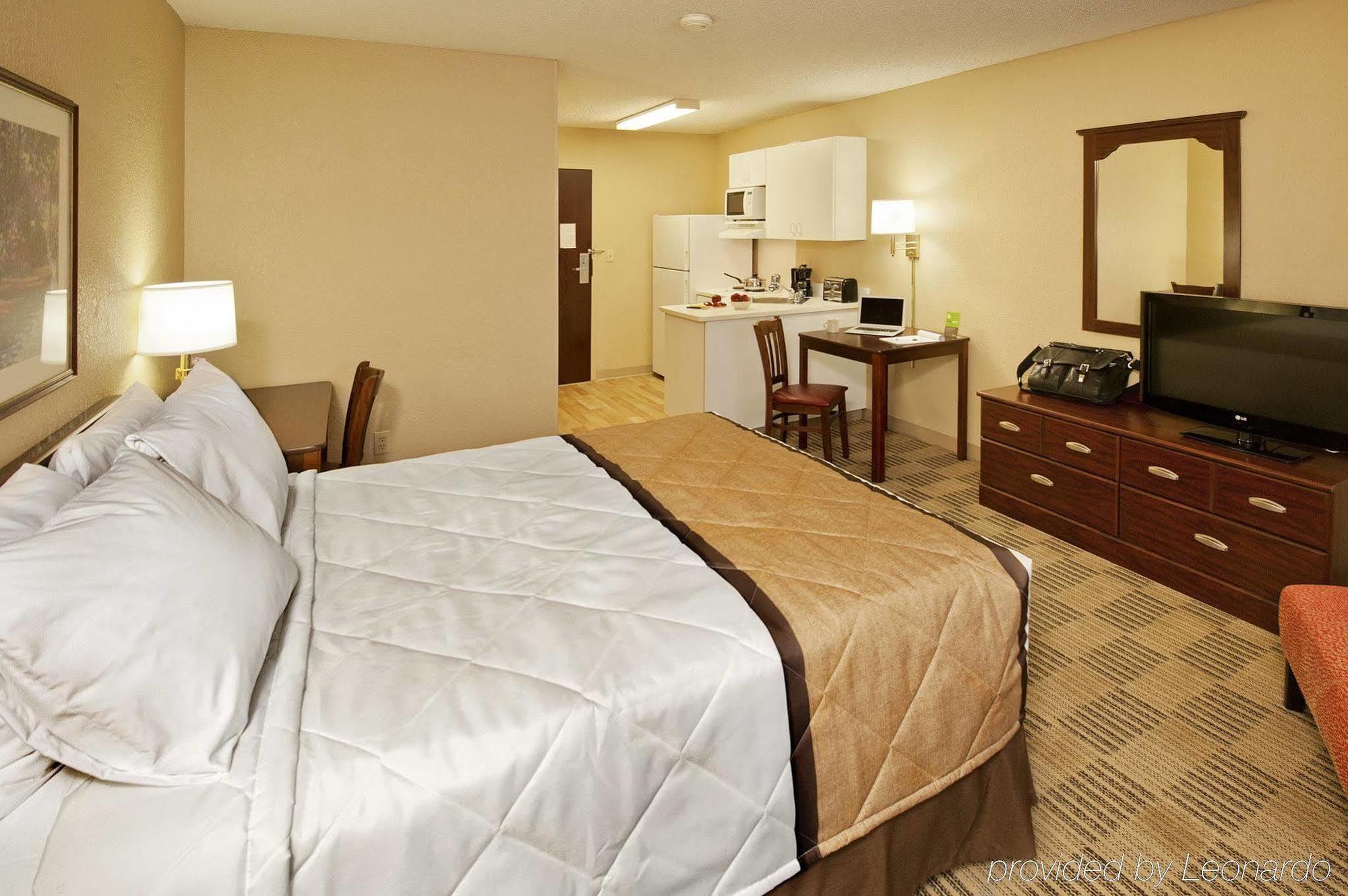 Suburban Studios Columbus Bradley Park Ngoại thất bức ảnh