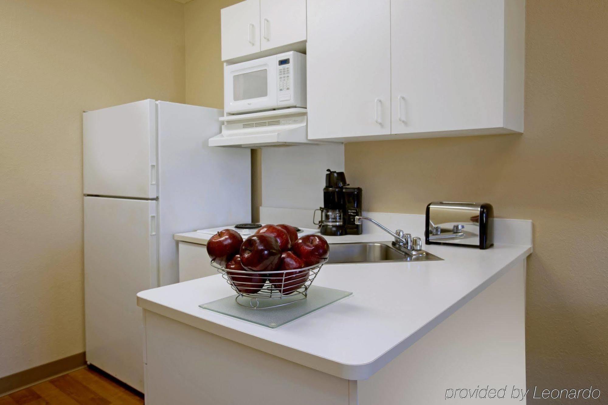 Suburban Studios Columbus Bradley Park Ngoại thất bức ảnh
